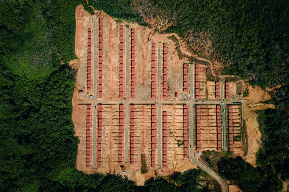 Vista aérea de viviendas para la nueva comunidad a la cual serán trasladados los residentes de Gardi Sugdub en Guna Yala