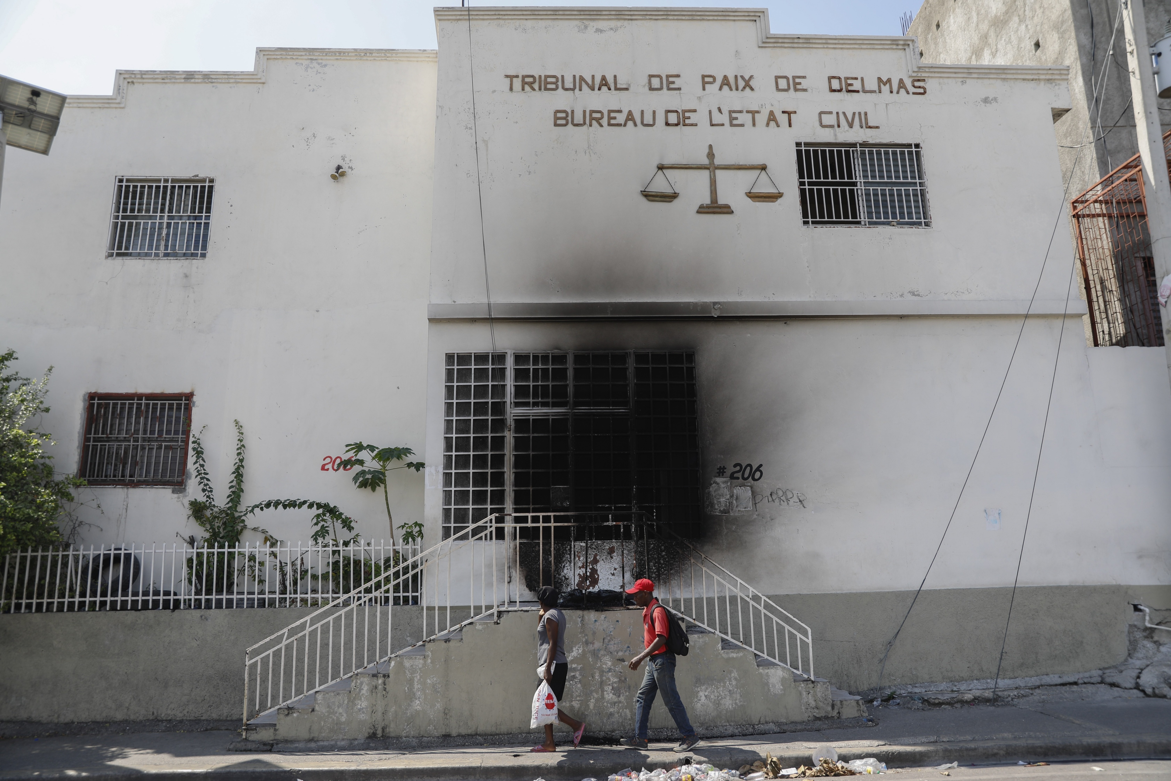 A court building that criminal groups set on fire in the Delmas 28 neighborhood of Port-au-Prince, Haiti, March 6, 2024. 