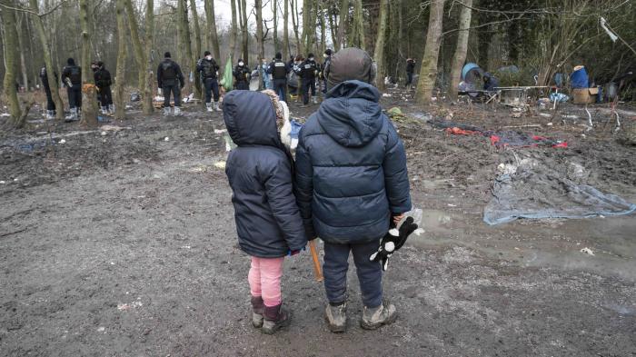Jungle Police Sex Videos - Enforced Misery: The Degrading Treatment of Migrant Children and Adults in  Northern France | HRW