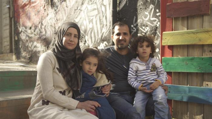 بس بدّي إبني يعيش مثل باقي الأردنية": معاملة أبناء الأردنيات غير المواطنين  | HRW