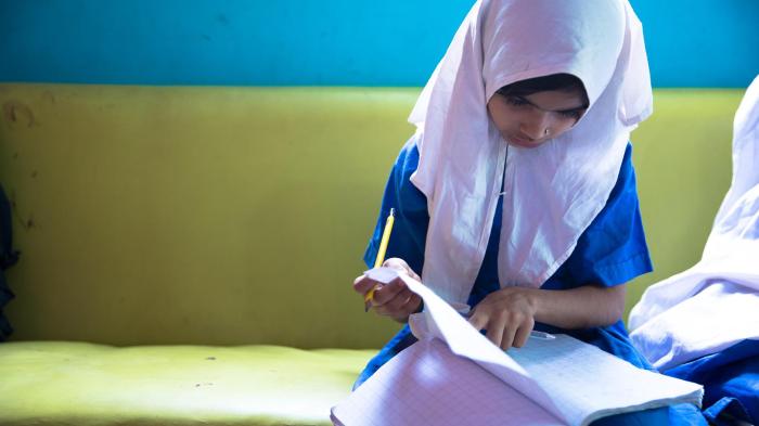 700px x 393px - Pakistan: Girls Deprived of Education | Human Rights Watch