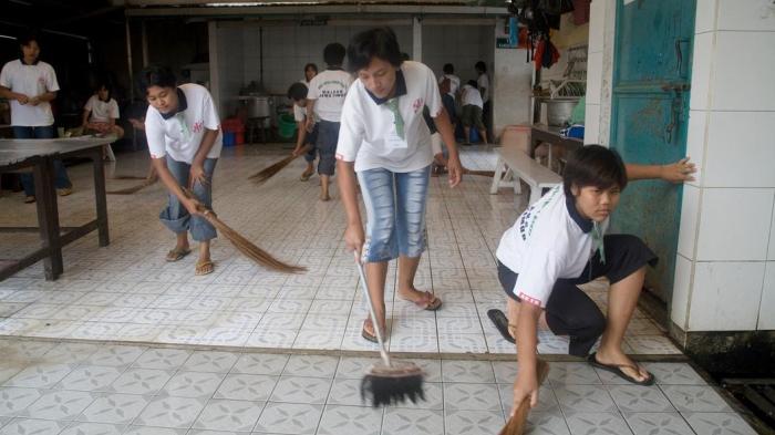 700px x 393px - Swept Under the Rug: Abuses against Domestic Workers Around the World | HRW