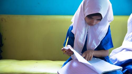 500px x 281px - Shall I Feed My Daughter, or Educate Her?â€: Barriers to Girls' Education in  Pakistan | HRW