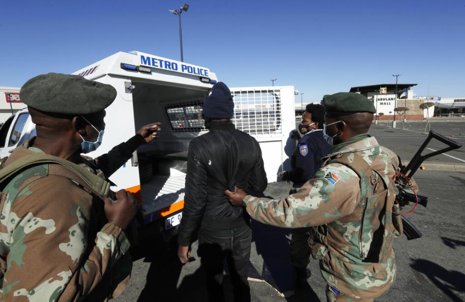 South Africa: Respect Rights While Policing Riots | Human Rights Watch