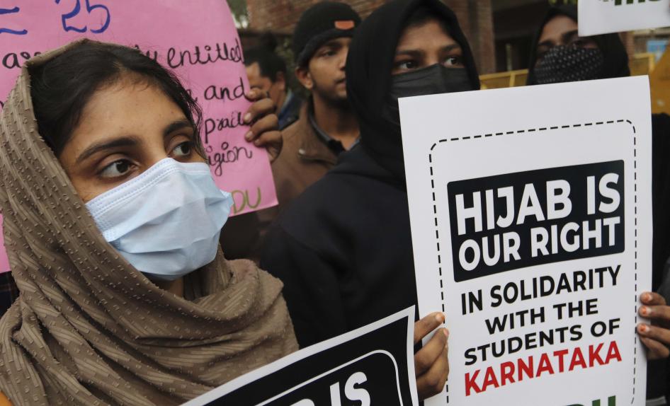 Scholl Sex Garls 3g - Hijab Ban in India Sparks Outrage, Protests | Human Rights Watch