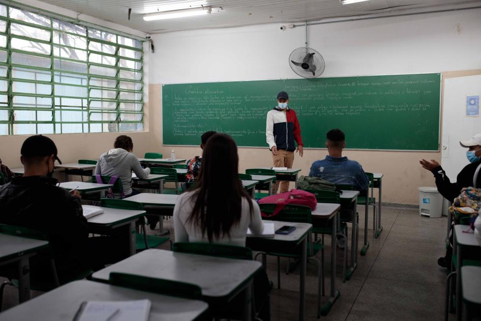 Porn Xnxx Schoolgirl America - Brazil: Attacks on Gender and Sexuality Education | Human Rights Watch