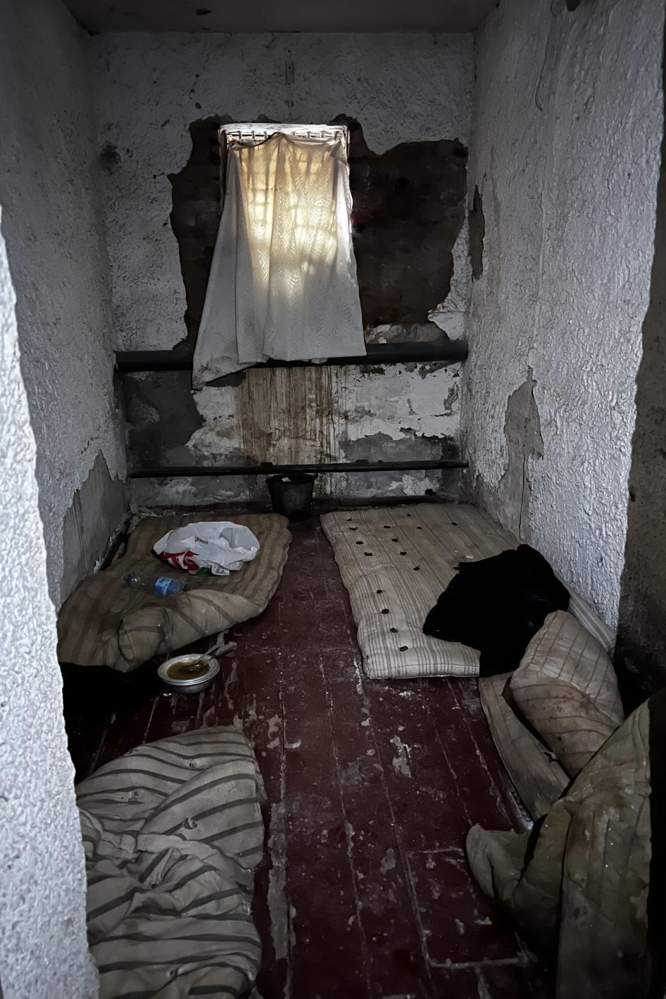 Ukraine: Russian Forces Tortured Izium Detainees | Human Rights Watch