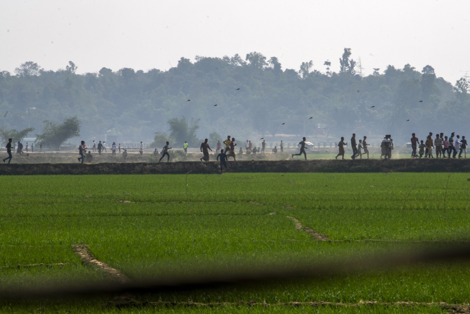 Myanmar Rohingya at Risk in Rakhine Fighting Human Rights Watch