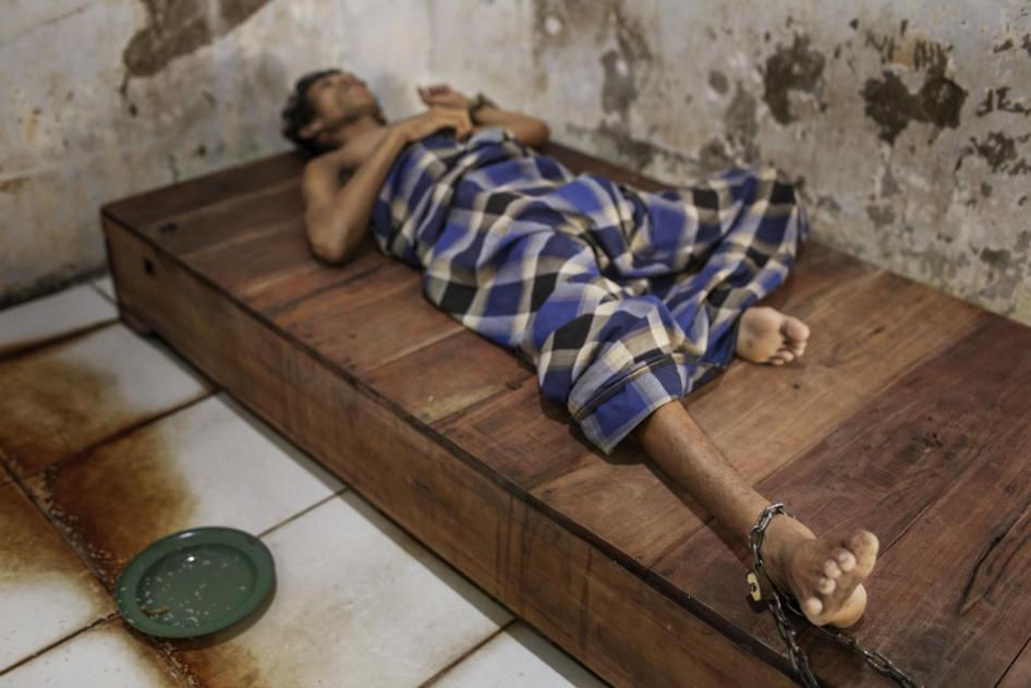 Indonesia Treating Mental Health With Shackles Human Rights Watch