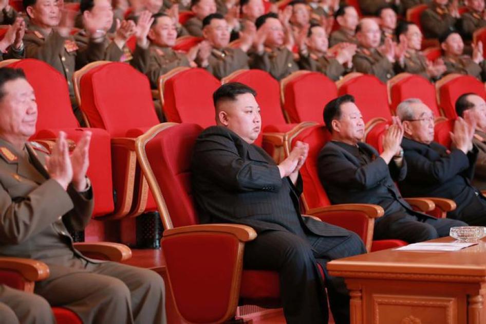 Le dirigeant nord-coréen Kim Jong-Un assiste à un spectacle à Pyongyang, le 23 février 2017.