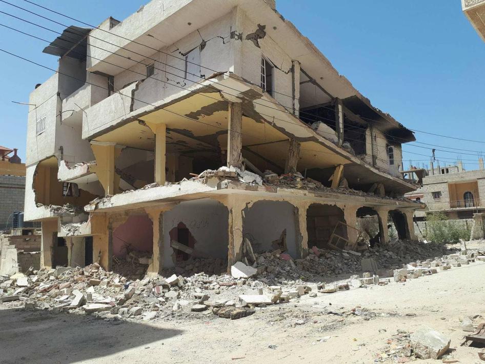 Décombres d’une maison dans la ville d'Al-Arish, au Sinaï Nord, que l’armée égyptienne a démolie en mars 2018 en guise de « représailles » contre des personnes suspectées de terrorisme. © 2018 Privé