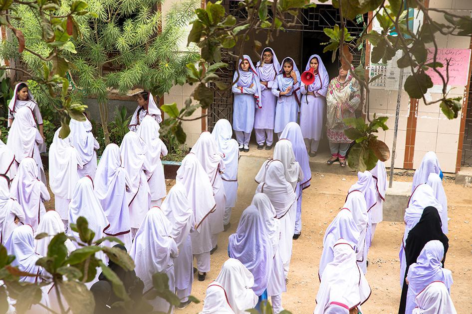 Xxx School Inda Hindi - Pakistan: Girls Deprived of Education | Human Rights Watch