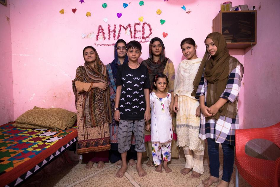 Pakistani Chore Rape Sex - Shall I Feed My Daughter, or Educate Her?â€: Barriers to Girls' Education in  Pakistan | HRW