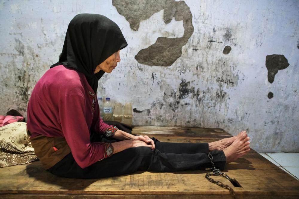 Indonesian Village Sex - Indonesia: Shackling Reduced, But Persists | Human Rights Watch