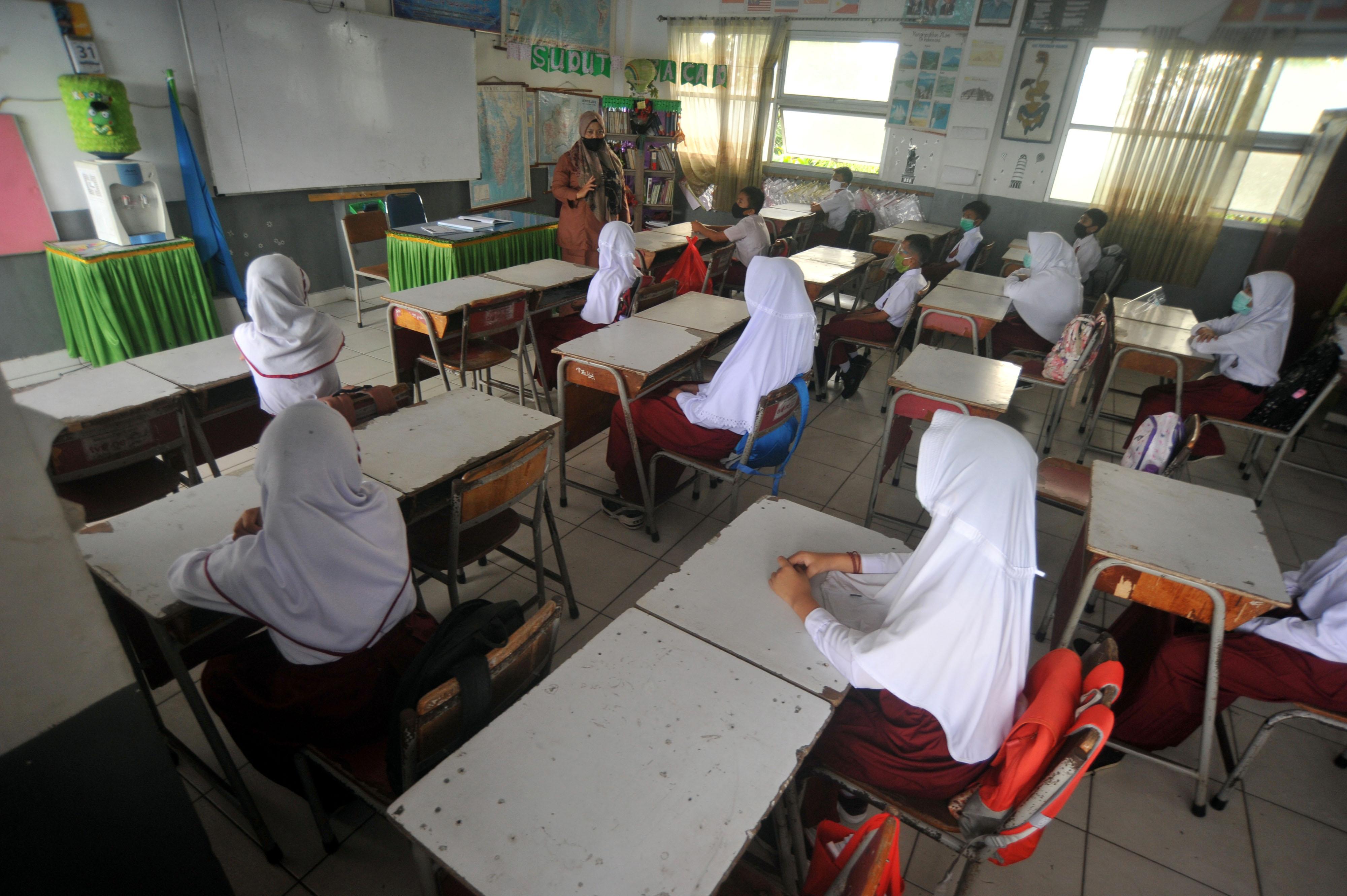Abusive Dress Codes for Women and Girls in Indonesia  HRW