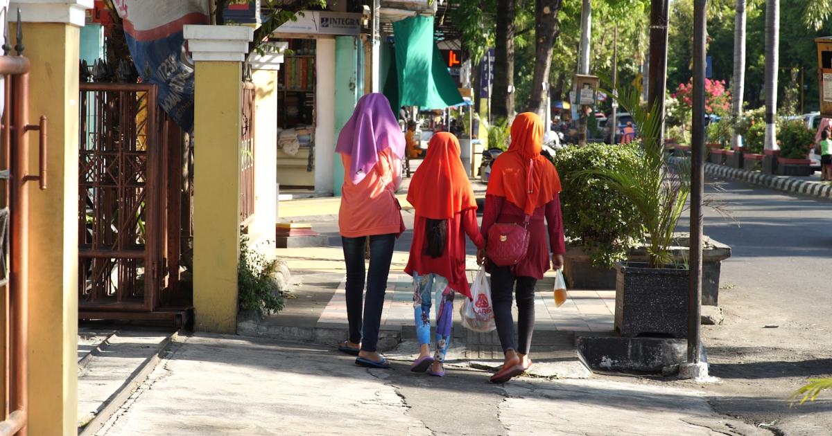 Sex Video Forsed Muslims - I Wanted to Run Awayâ€: Abusive Dress Codes for Women and Girls in Indonesia  | HRW