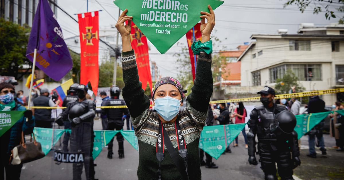 Por qué me quieren volver hacer sufrir?”: El impacto de la criminalización  del aborto en Ecuador | HRW