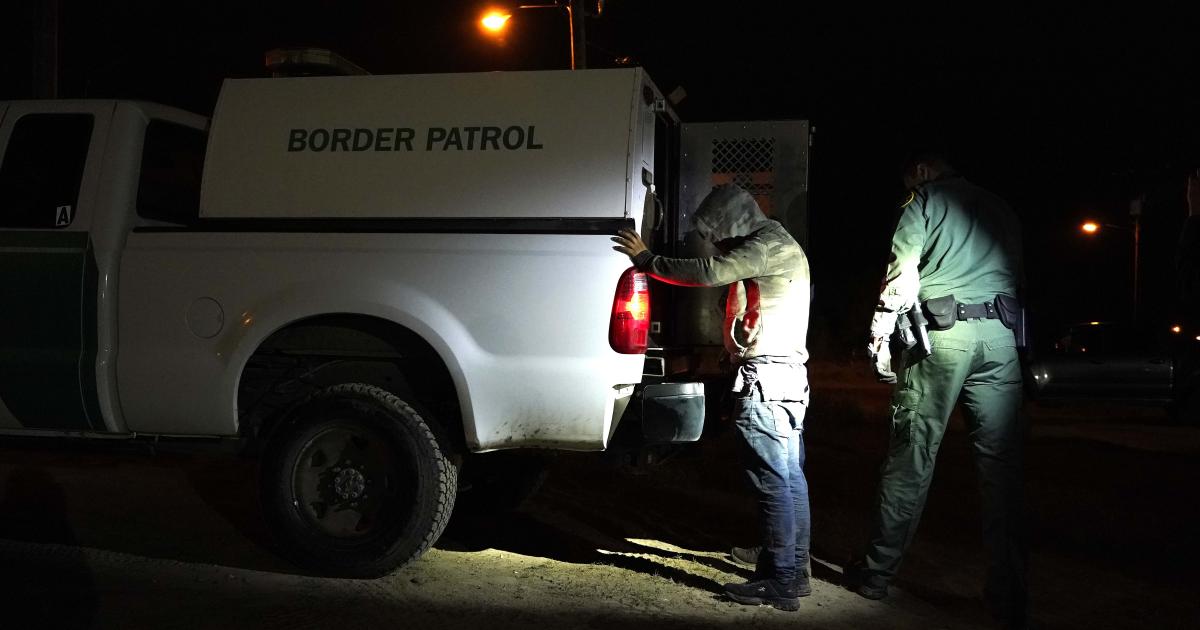 U.S. to outfit border agents with body cameras in major oversight