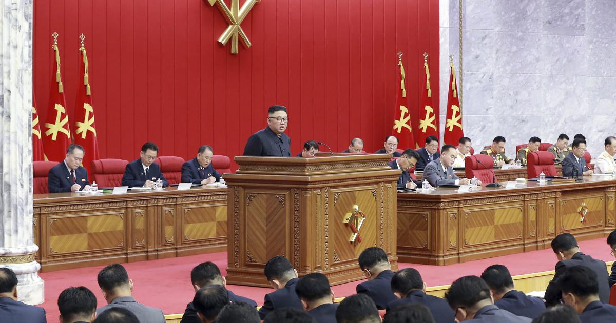 North Korean officials visit salon over Kim Jongun bad hair advert  BBC  News