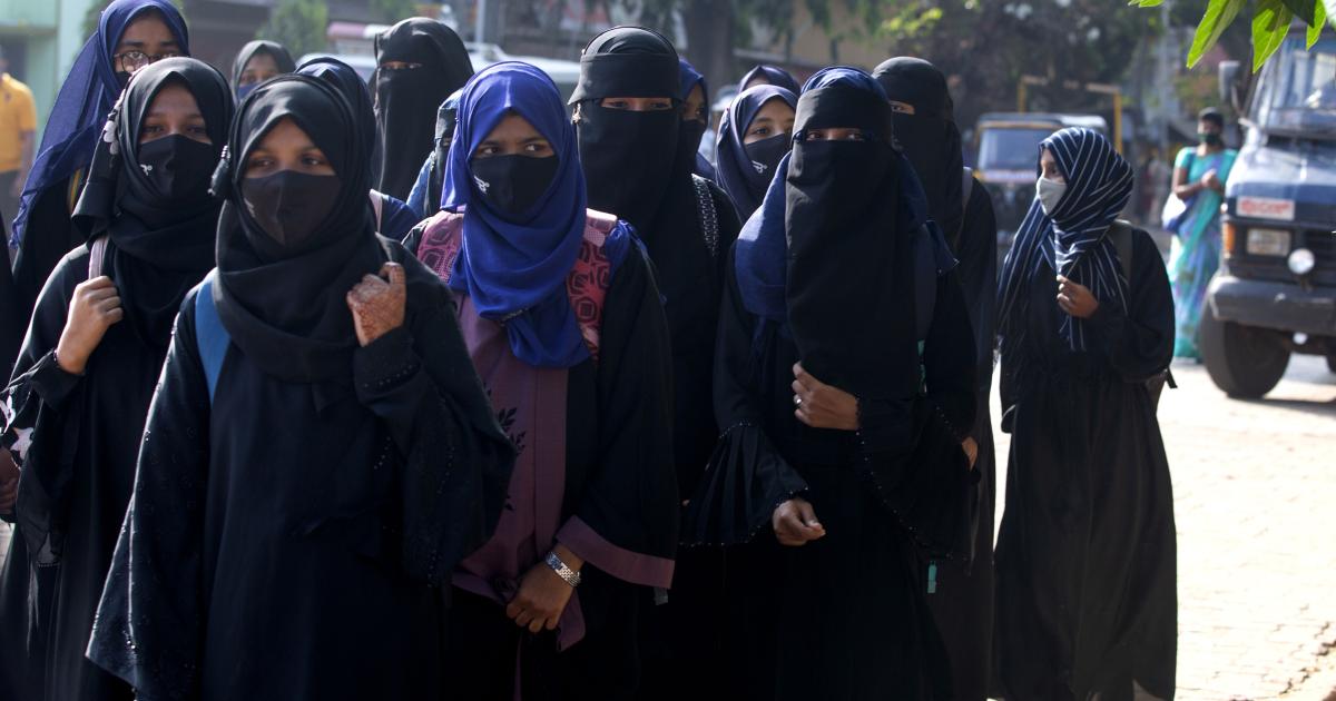 Xxx 2019 Moti Garl Full Hd - India's Hijab Debate Fueled by Divisive Communal Politics | Human Rights  Watch