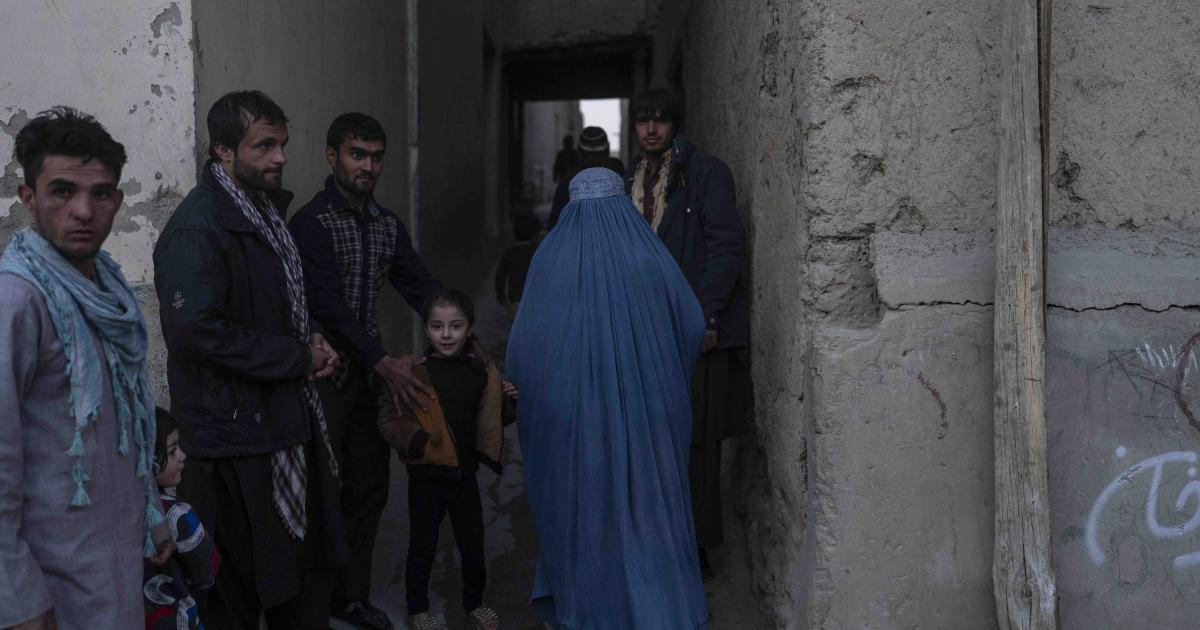 Yahudi Gril Sex - Afghan Women Watching the Walls Close In | Human Rights Watch