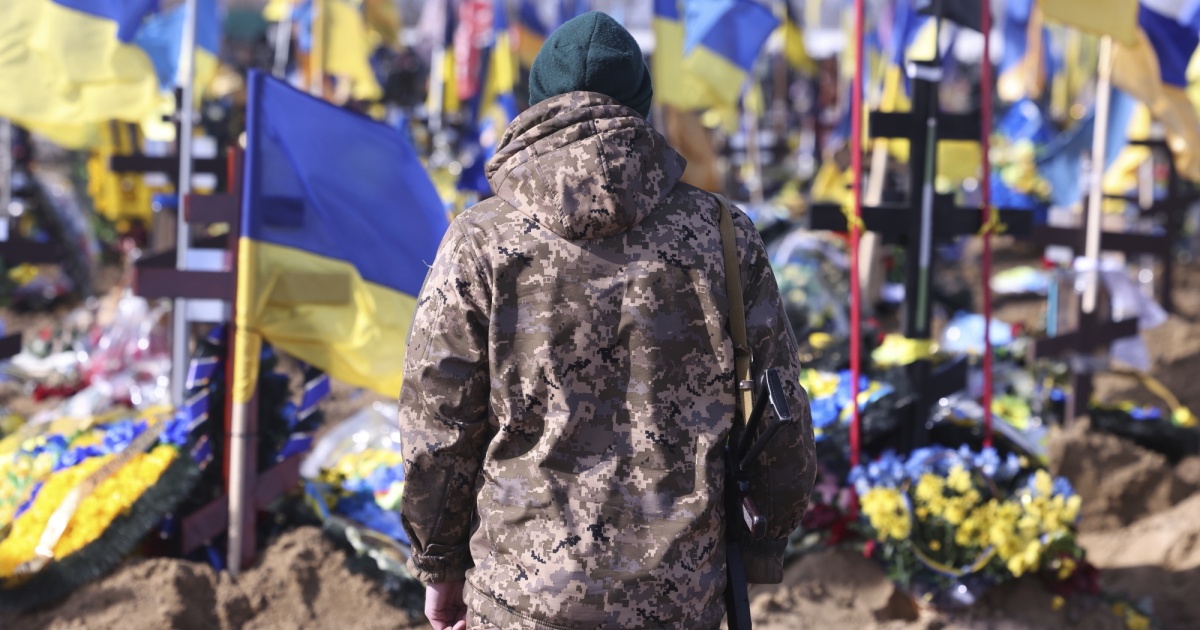 Ukraine: Russian Forces Executed Surrendering Ukraine Soldiers