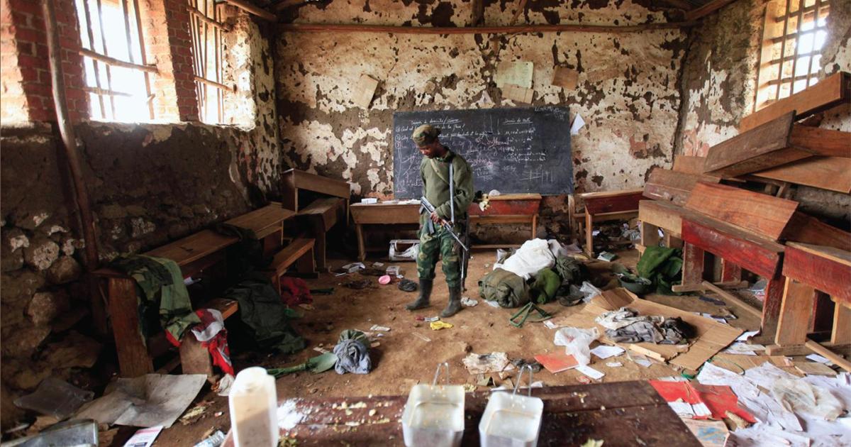 L'Etat gèle pour six mois la destruction de l'école Prouvé du Gond