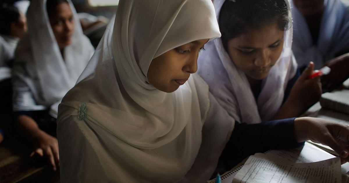 Banglaschoolgirlsex - Girls' Rights Hang in the Balance in Bangladesh | Human Rights Watch