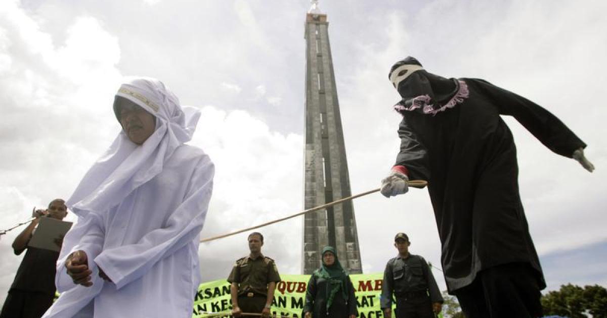 Sharia Law Adultery Porn - Indonesia's Aceh Authorities Lash Hundreds Under Sharia Statutes | Human  Rights Watch