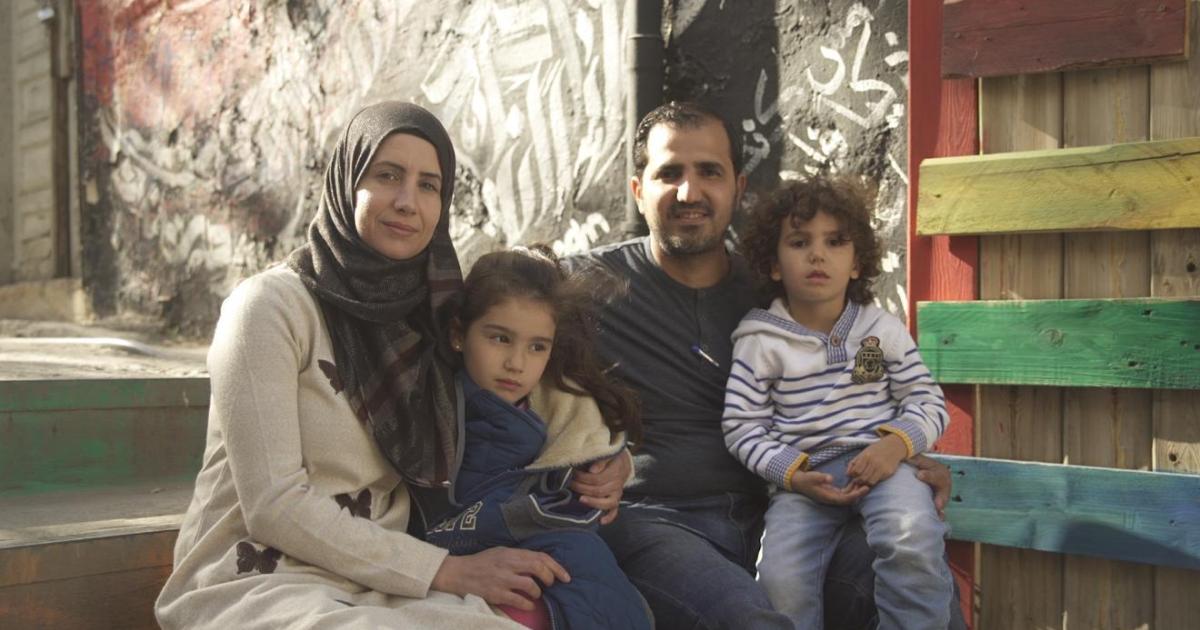 بس بدّي إبني يعيش مثل باقي الأردنية": معاملة أبناء الأردنيات غير المواطنين  | HRW