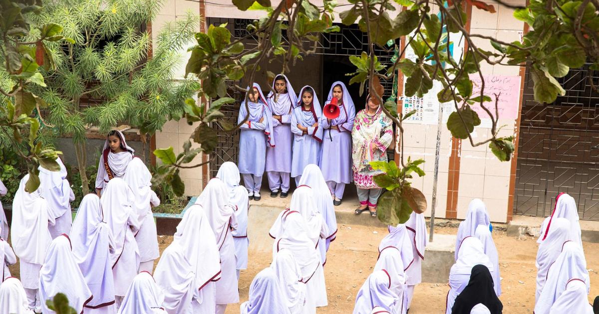 Rape Beeg Co - Shall I Feed My Daughter, or Educate Her?â€: Barriers to Girls' Education in  Pakistan | HRW
