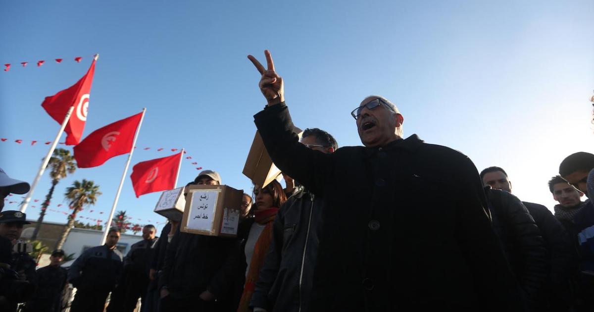 Tunisie: Un manifestant affirme avoir été passé à tabac et agressé  sexuellement | Human Rights Watch