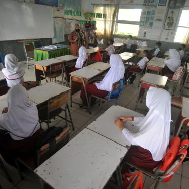 Muslim Schoolgirl Porn - Abusive Dress Codes for Women and Girls in Indonesia | HRW