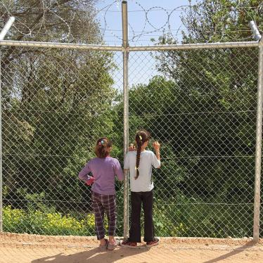 Grecia encierra a solicitantes de asilo