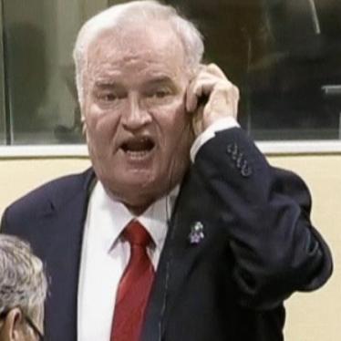 Ratko Mladic proteste lors de l'ultime audience de son procès devant Tribunal pénal international pour l'ex-Yougoslavie à La Haye, le 22 novembre 2017.