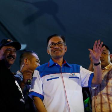 Malaysian politician Anwar Ibrahim, who was granted a royal pardon, arrives to speak to supporters in Kuala Lumpur, Malaysia May 16, 2018. 