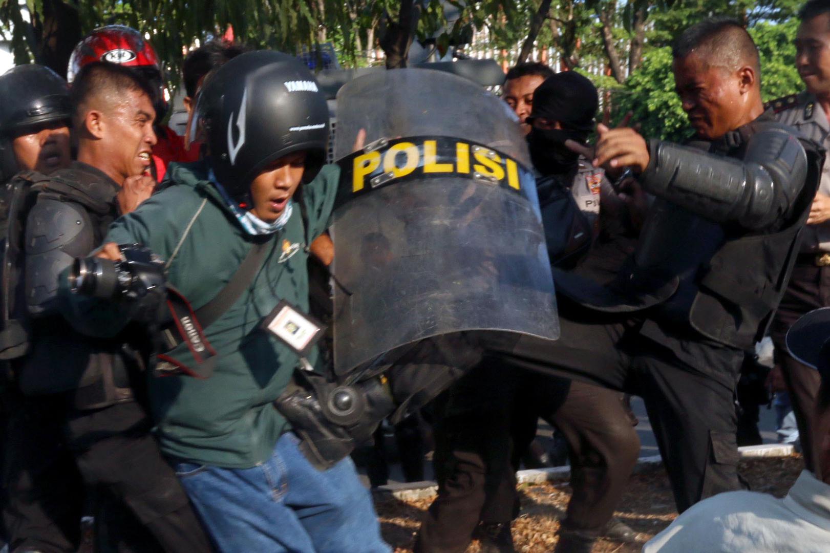 Indonesia: Journalists Under Assault